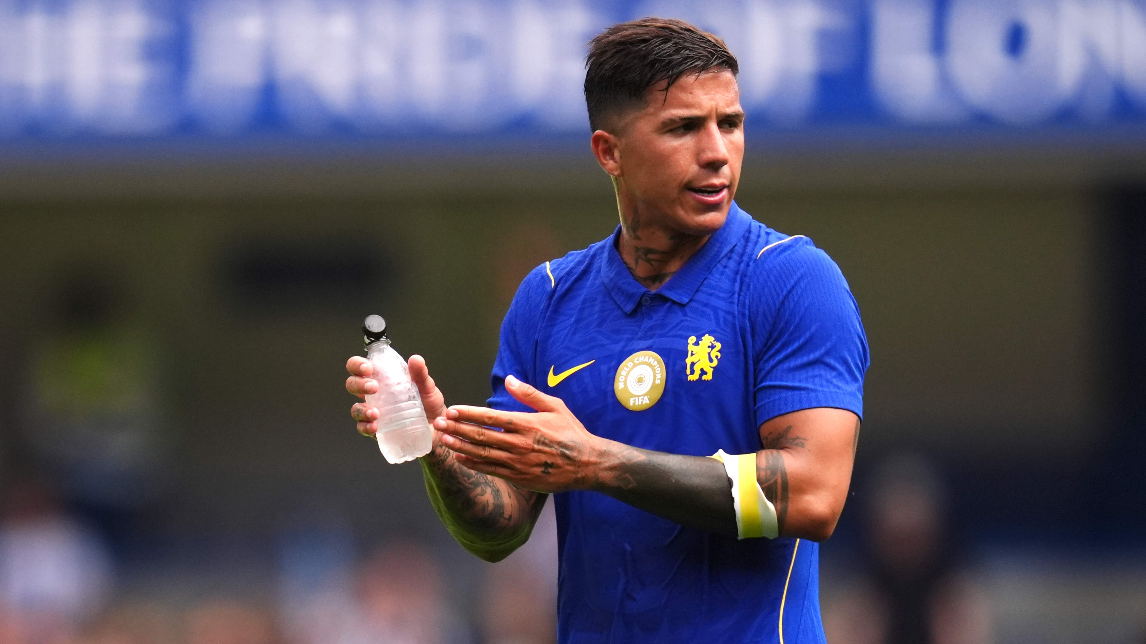 Manchester City to sign Enzo Fernandez for £125m after agreeing fee with Chelsea
